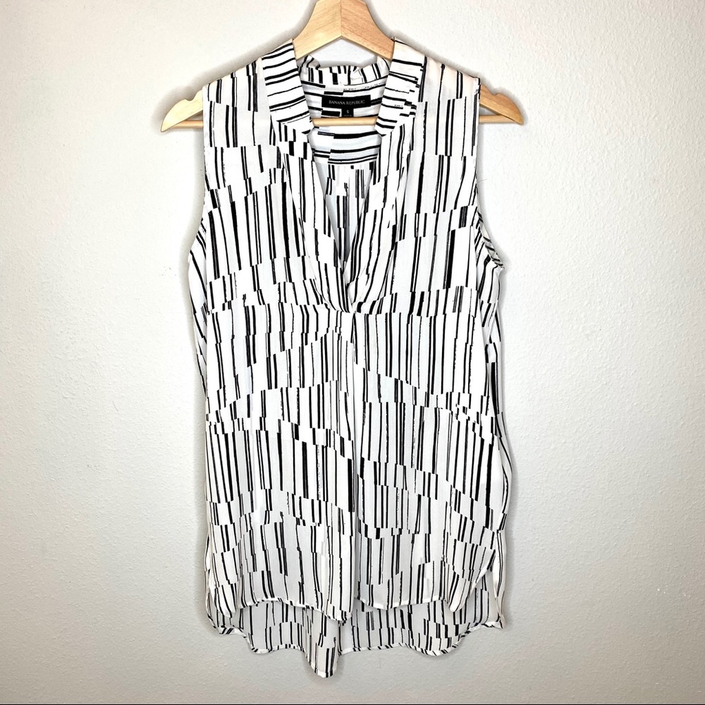 Banana Republic Black White Sleeveless Blouse
